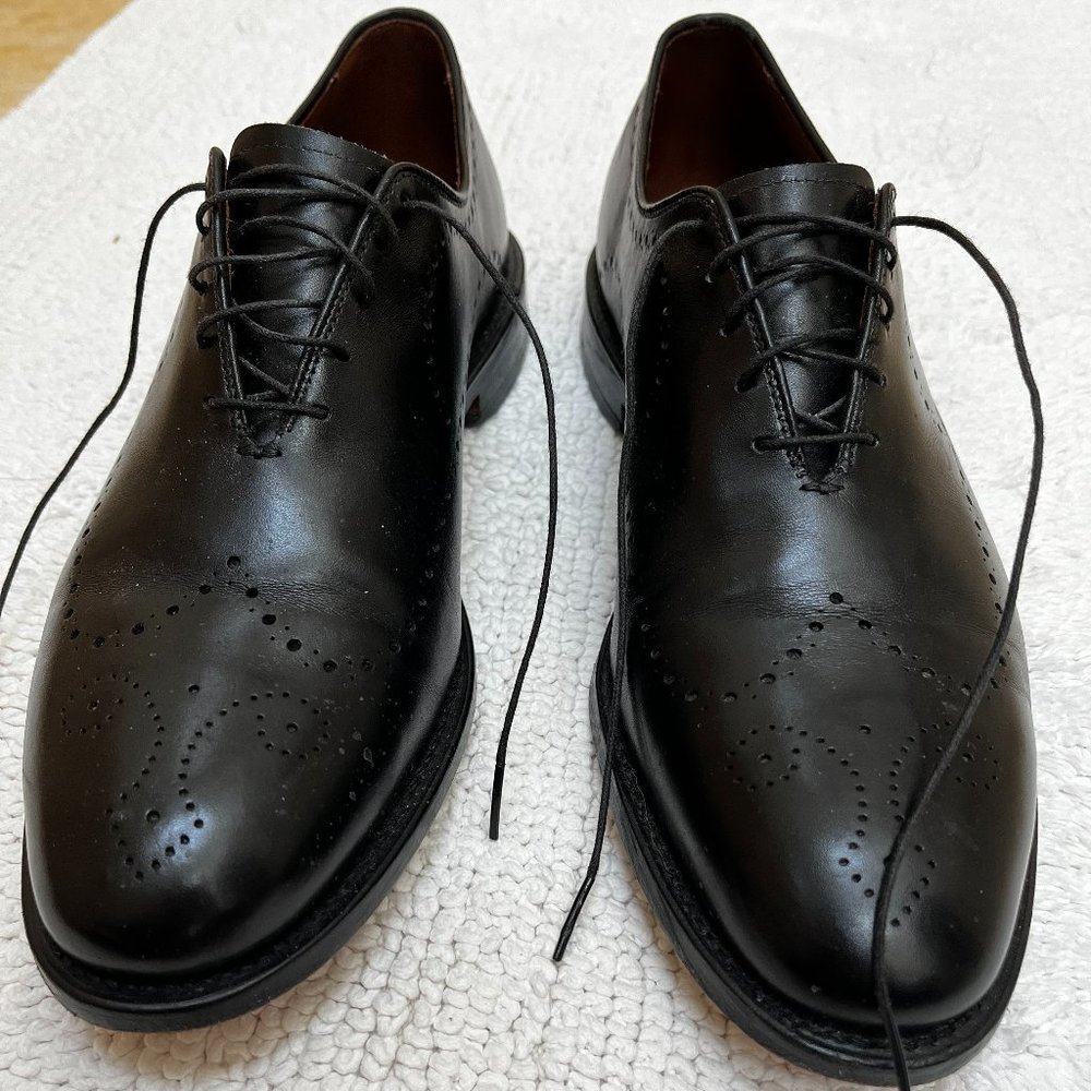Allen Edmonds black leather Fairfax oxfords